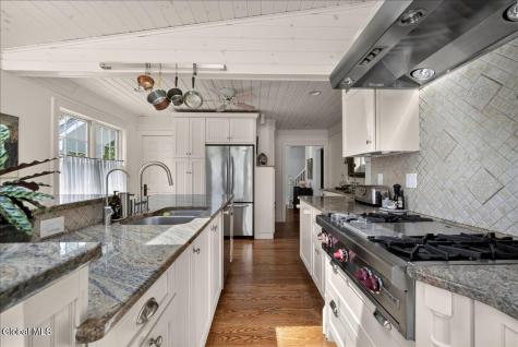 15 Burhans Place Delmar NY 12054