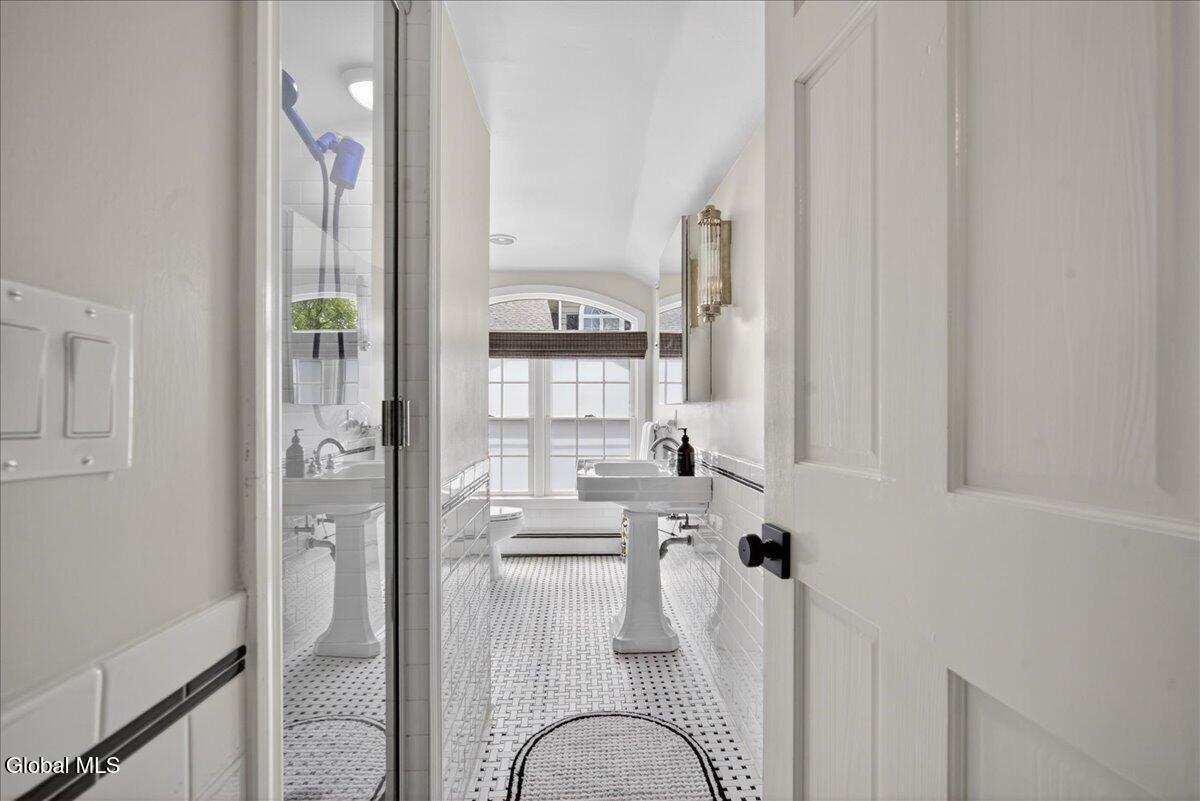15 Burhans Place Delmar NY 12054