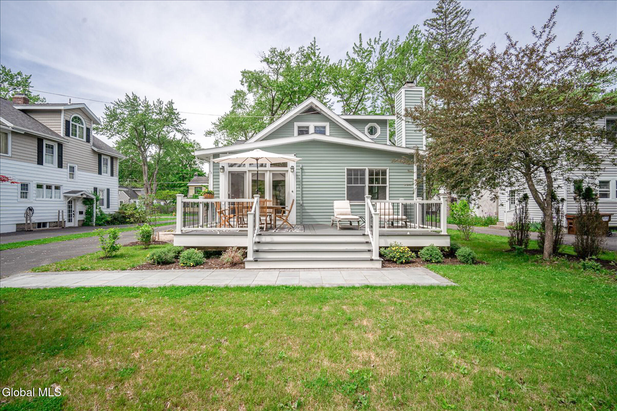 15 Burhans Place Delmar NY 12054