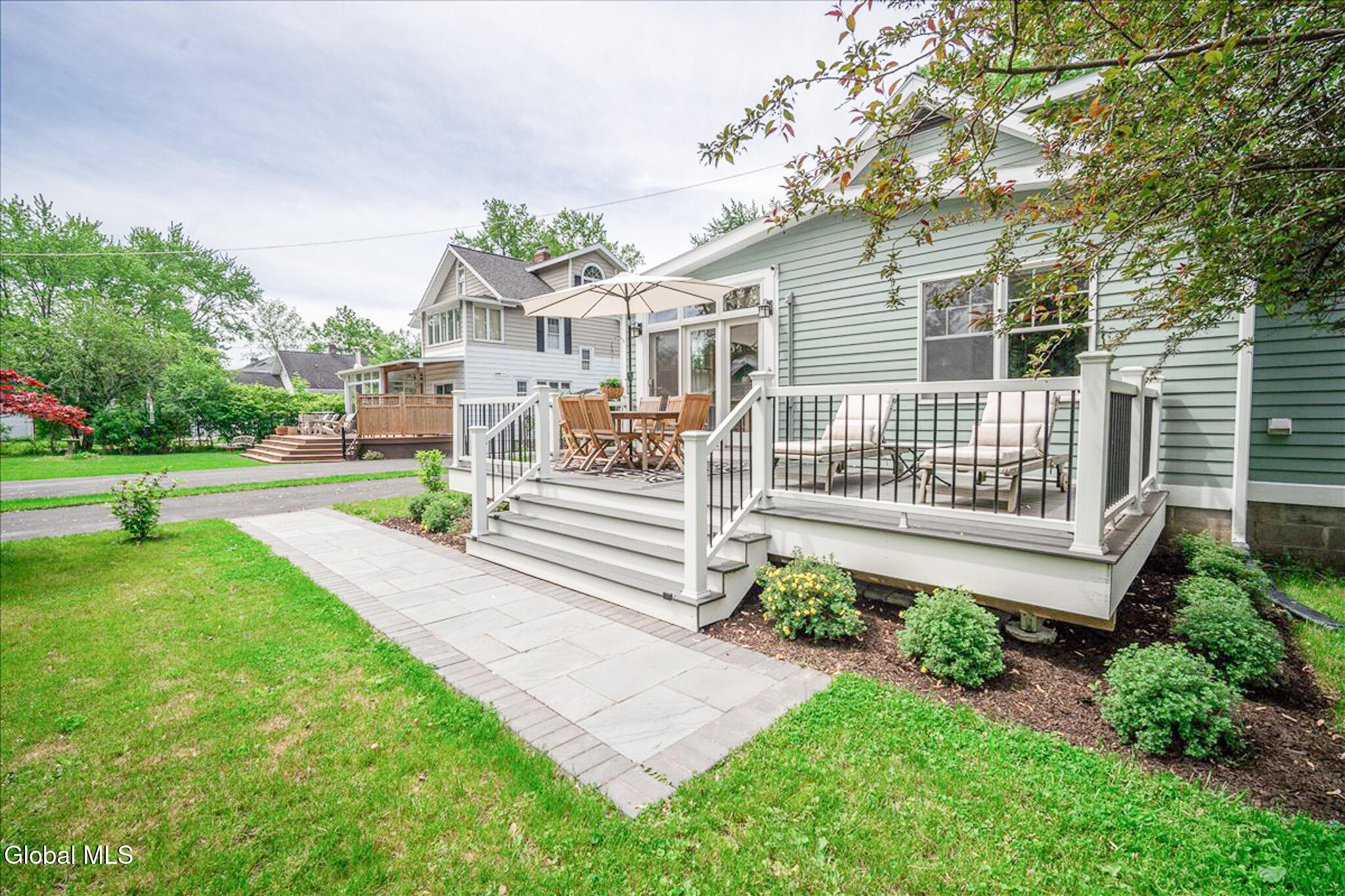15 Burhans Place Delmar NY 12054