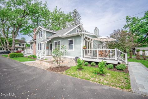 15 Burhans Place Delmar NY 12054