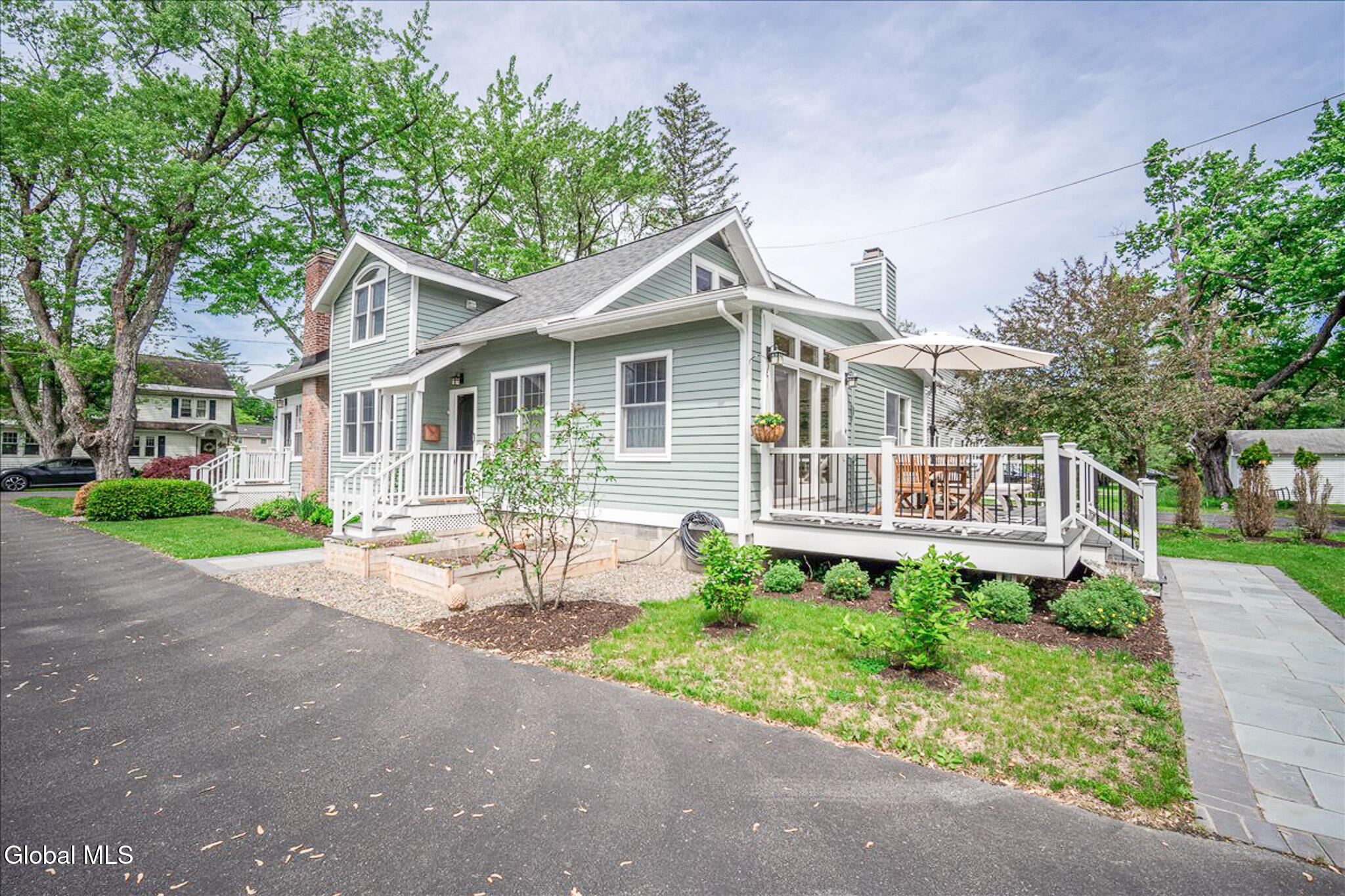 15 Burhans Place Delmar NY 12054
