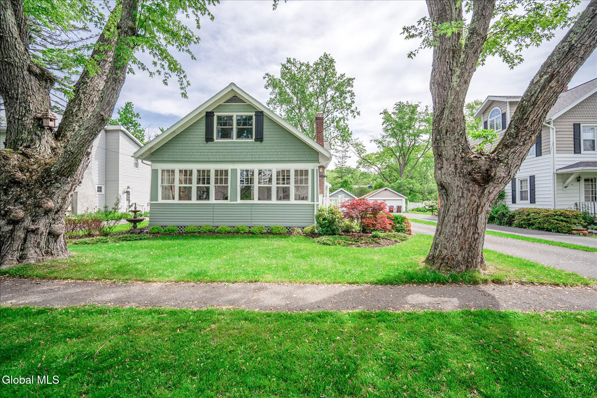 15 Burhans Place Delmar NY 12054