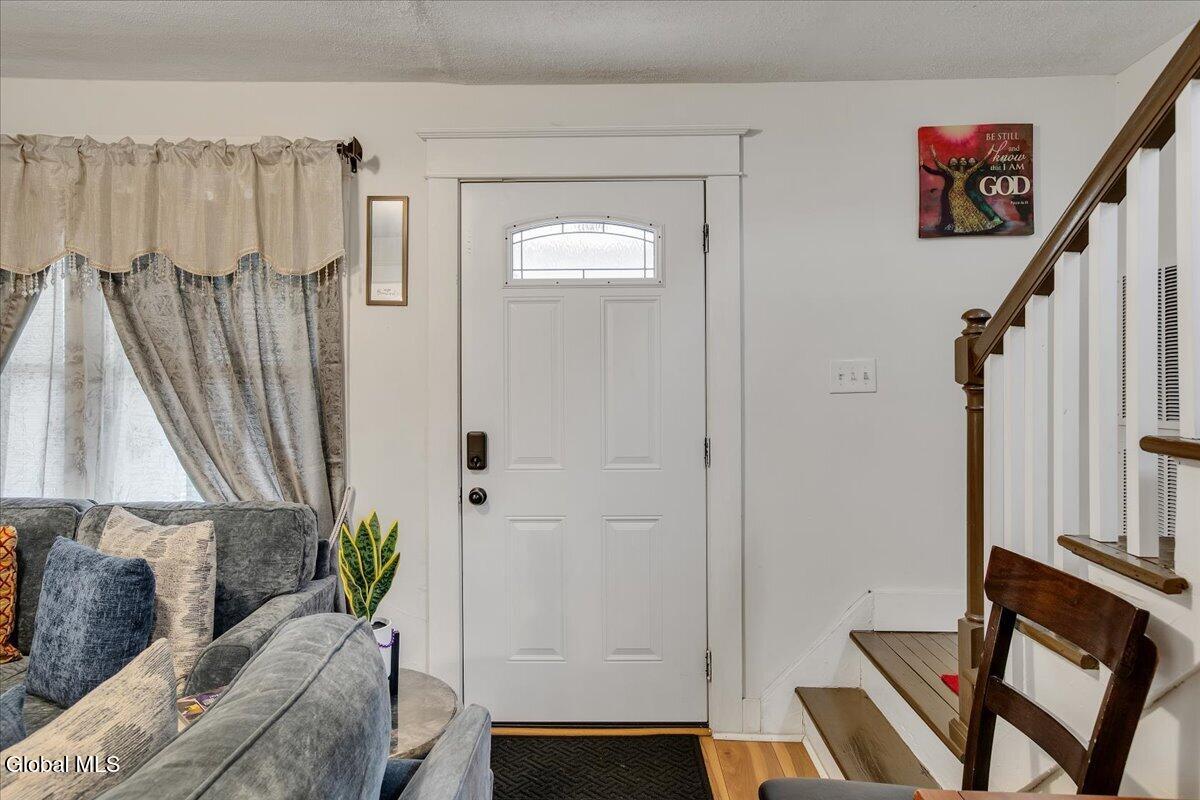 1864 Ferndale Avenue Schenectady NY 12306