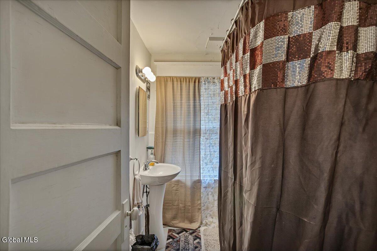 1864 Ferndale Avenue Schenectady NY 12306