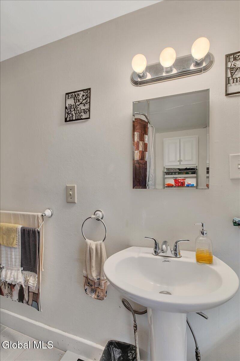 1864 Ferndale Avenue Schenectady NY 12306