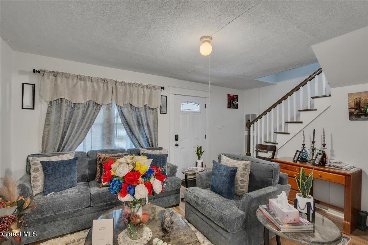 1864 Ferndale Avenue Schenectady NY 12306