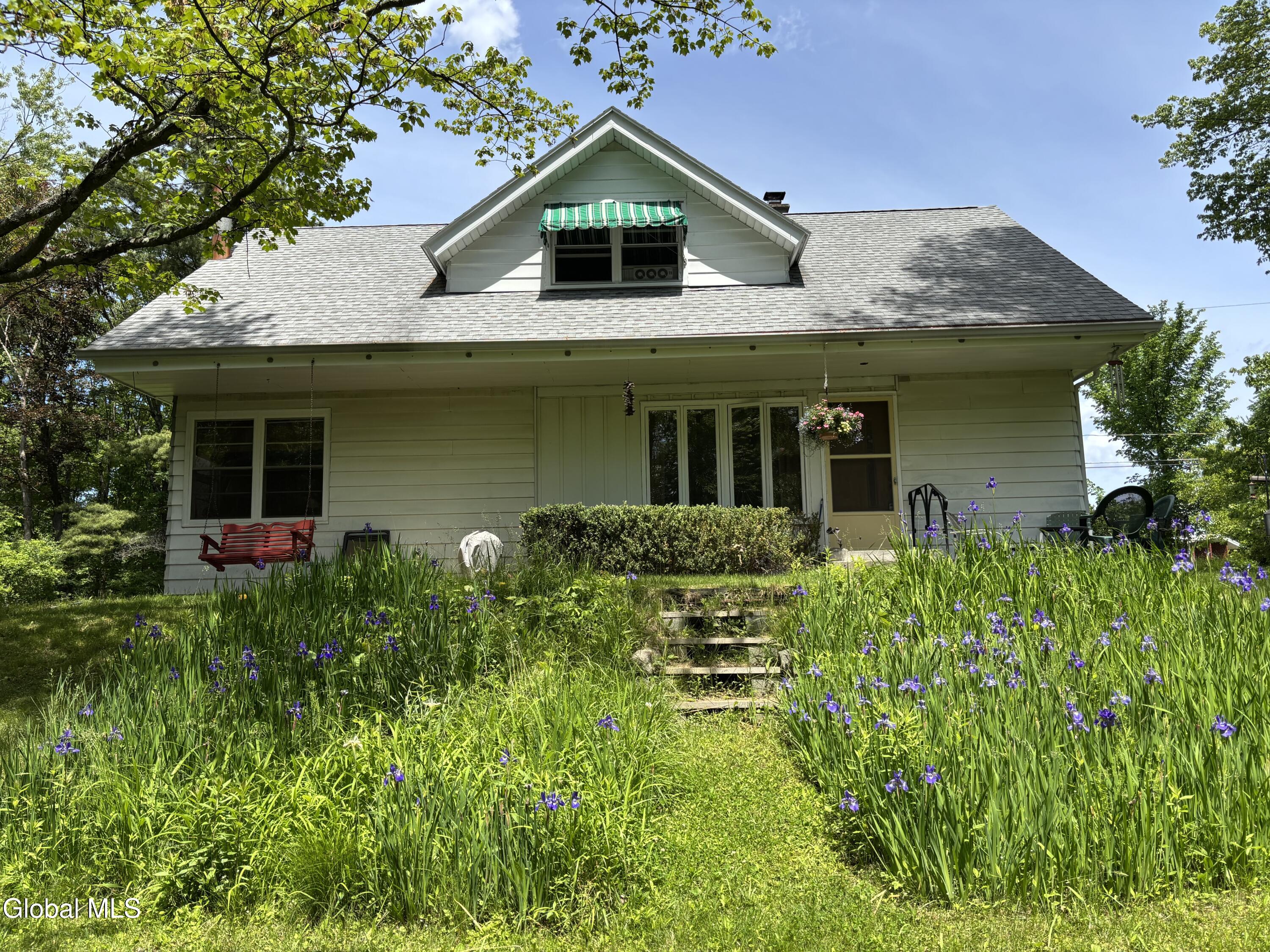 27 Rutherford Road West Sand Lake NY 12196