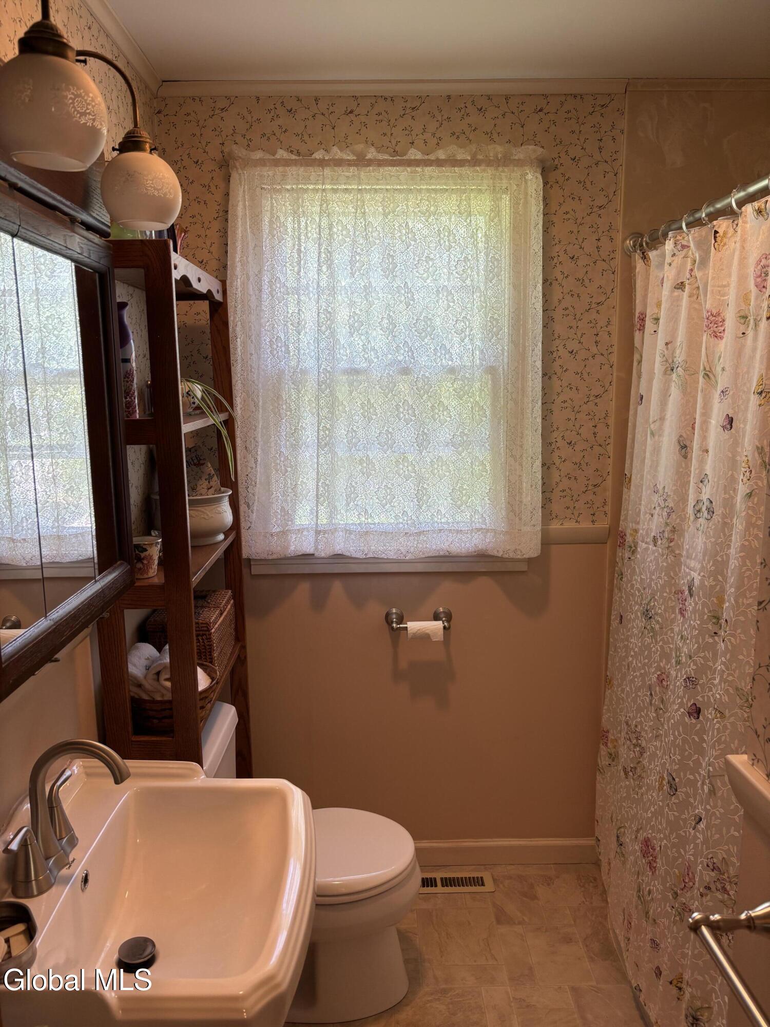 27 Rutherford Road West Sand Lake NY 12196