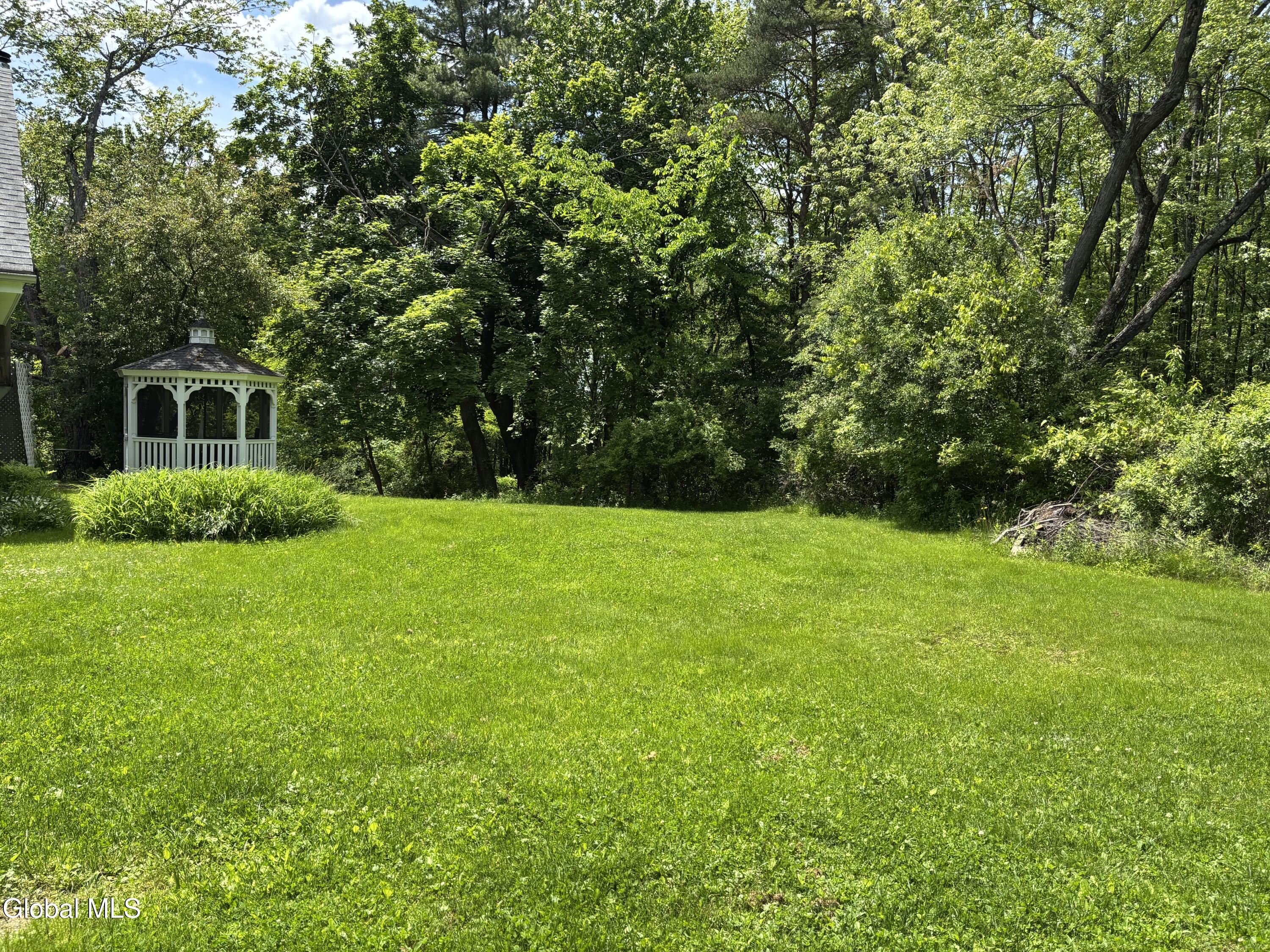 27 Rutherford Road West Sand Lake NY 12196