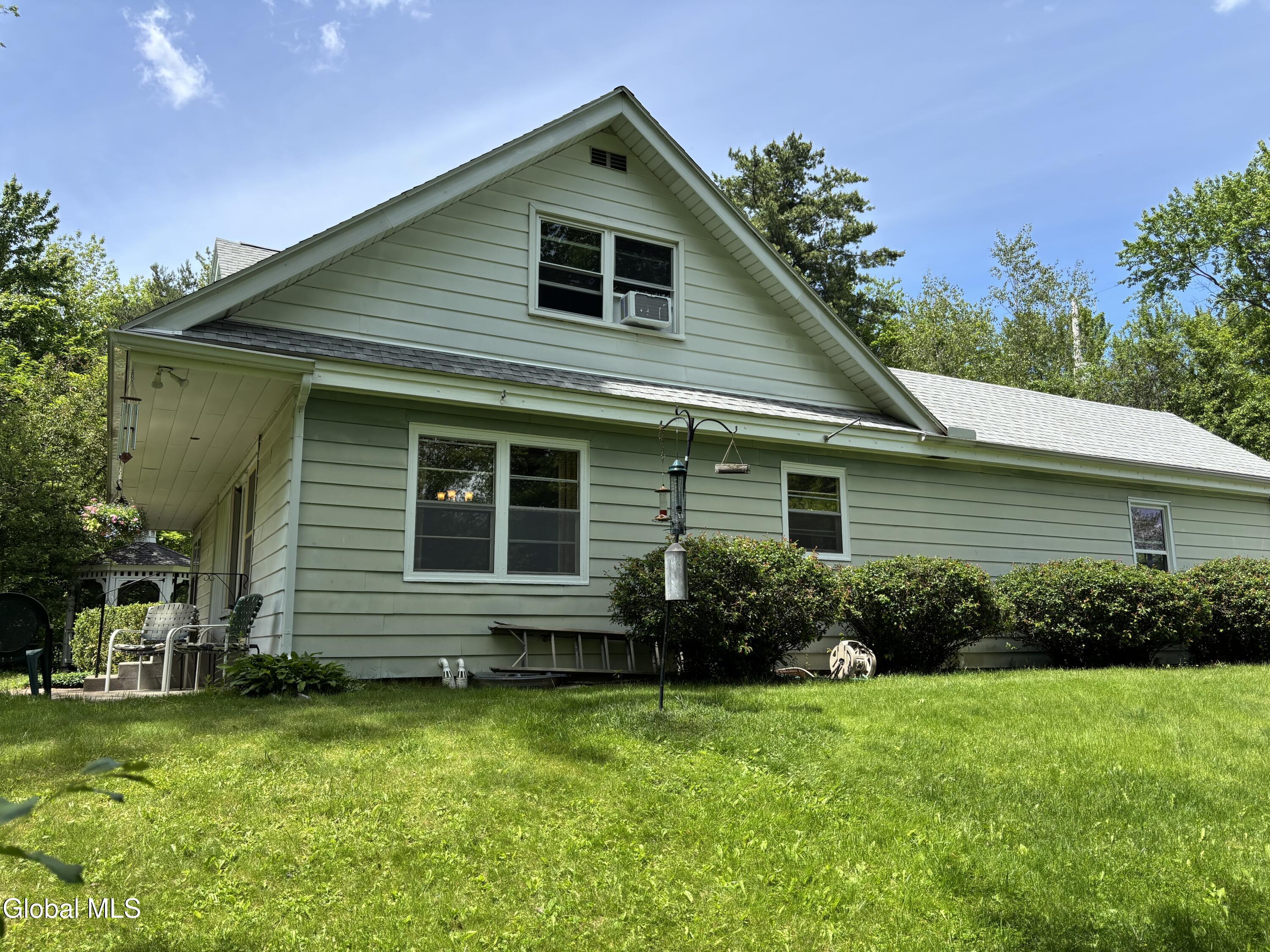 27 Rutherford Road West Sand Lake NY 12196