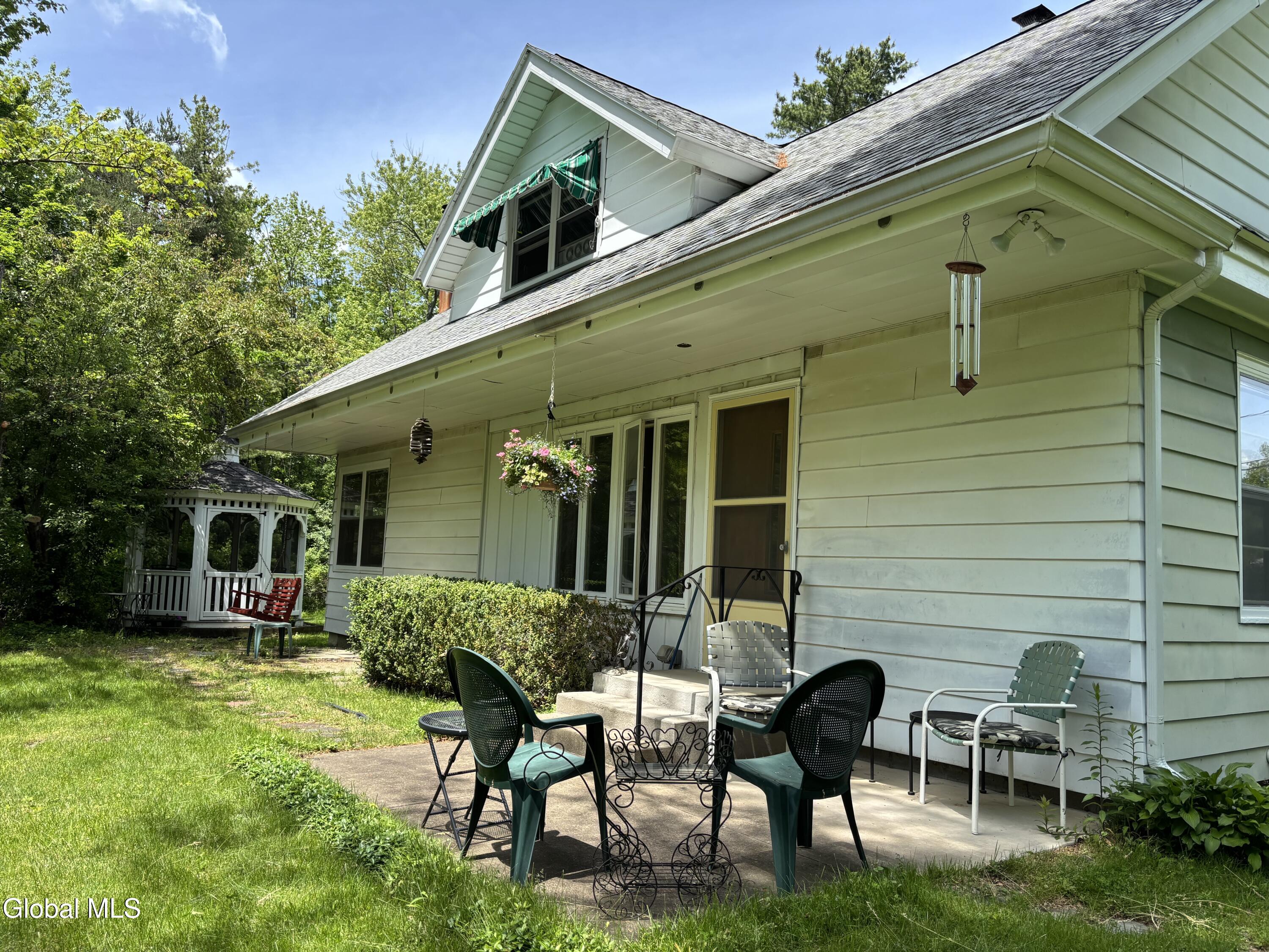 27 Rutherford Road West Sand Lake NY 12196