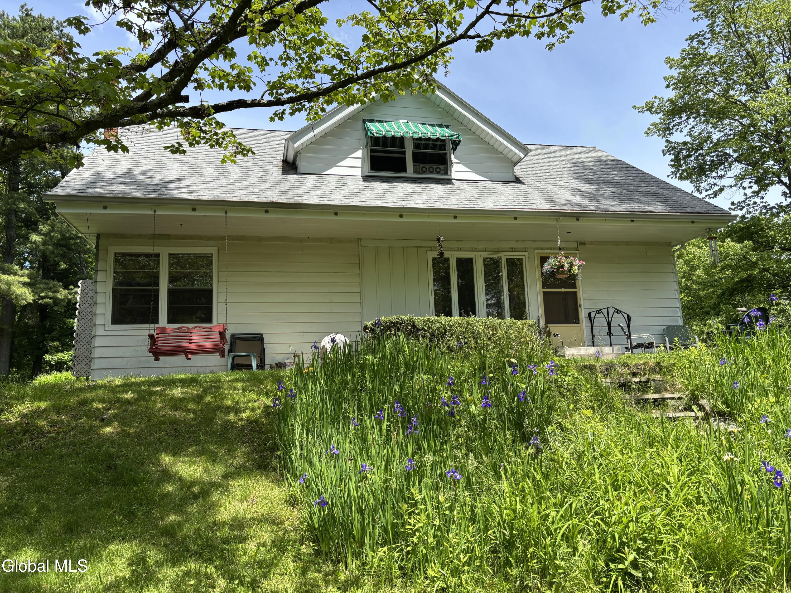 27 Rutherford Road West Sand Lake NY 12196
