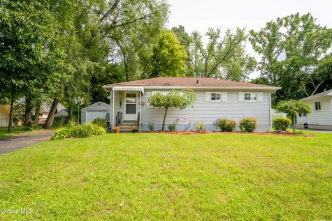 6 Huckleberry Lane Albany NY 12205