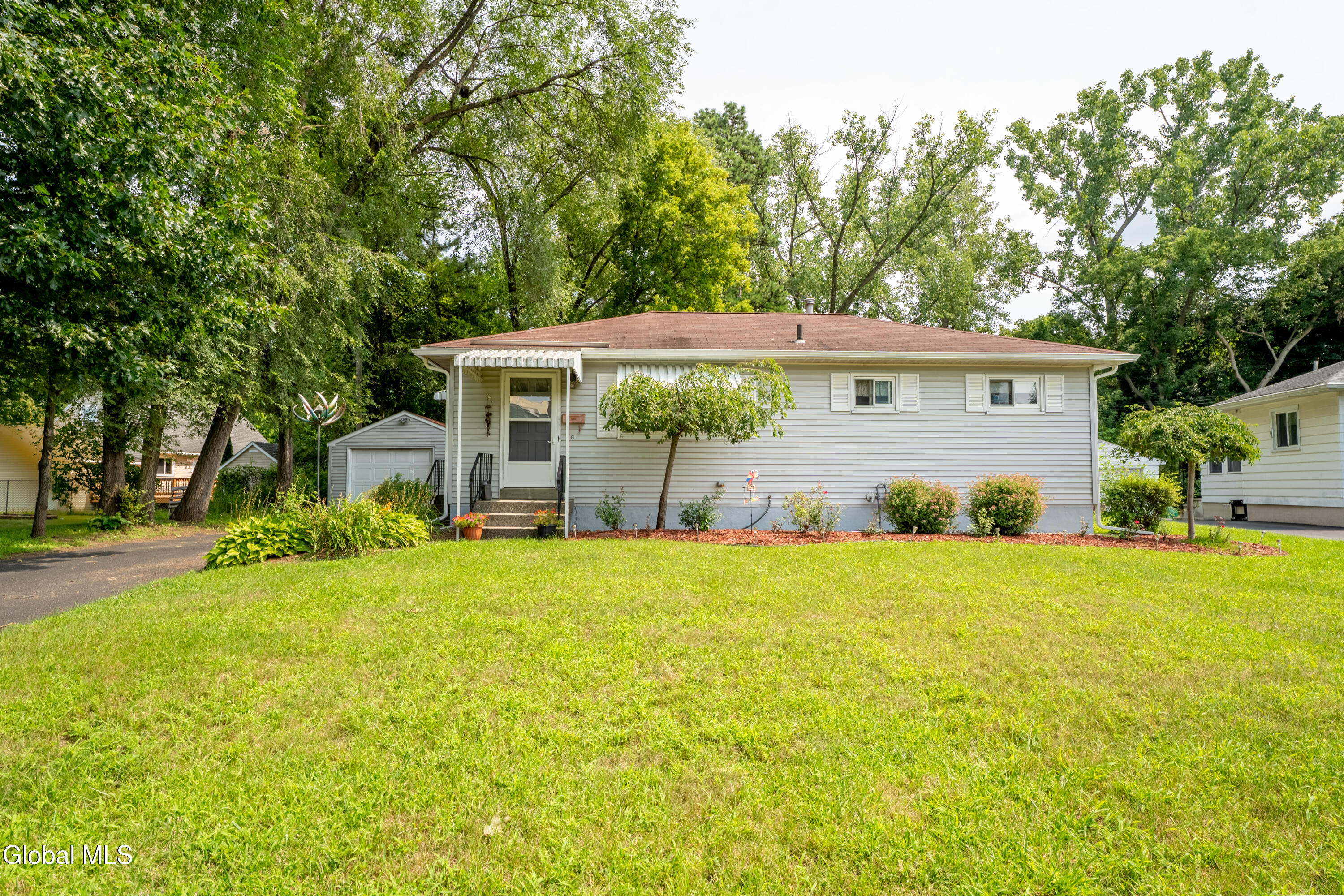 6 Huckleberry Lane Albany NY 12205