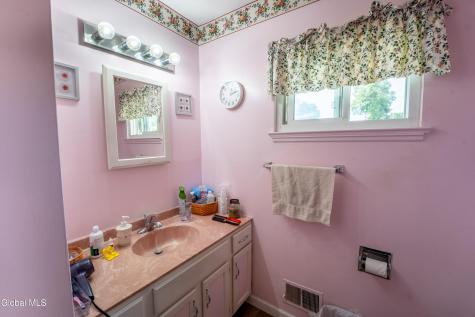 6 Huckleberry Lane Albany NY 12205