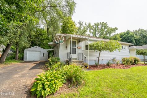 6 Huckleberry Lane Albany NY 12205