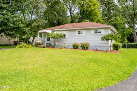 6 Huckleberry Lane Albany NY 12205