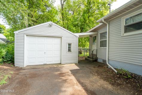 6 Huckleberry Lane Albany NY 12205