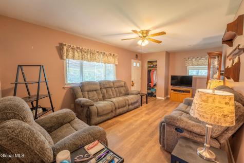 6 Huckleberry Lane Albany NY 12205
