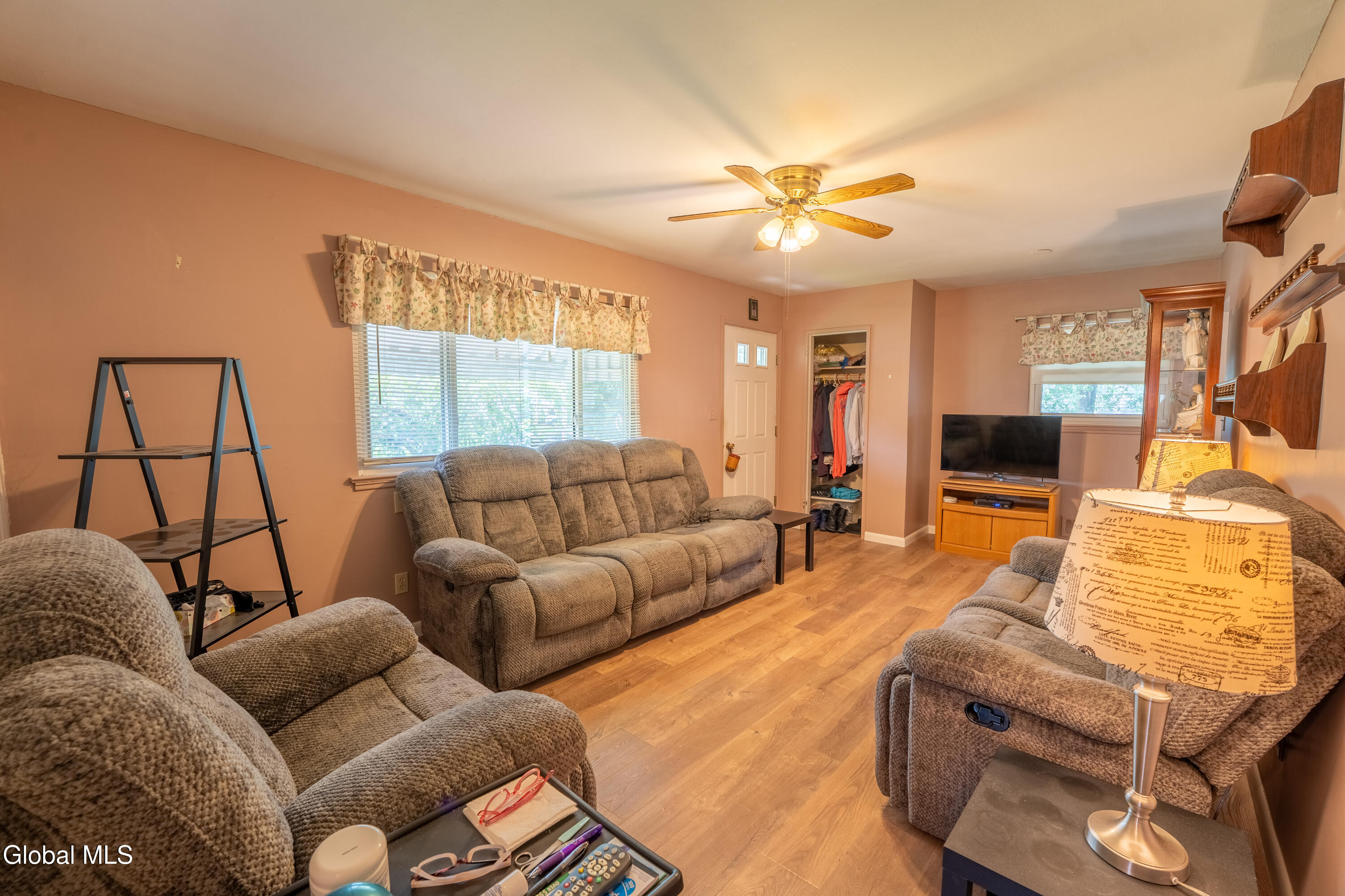 6 Huckleberry Lane Albany NY 12205