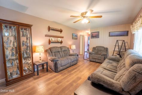 6 Huckleberry Lane Albany NY 12205