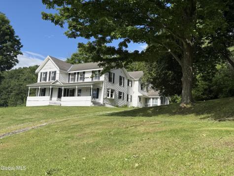 818 Middle Road Granville NY 12832