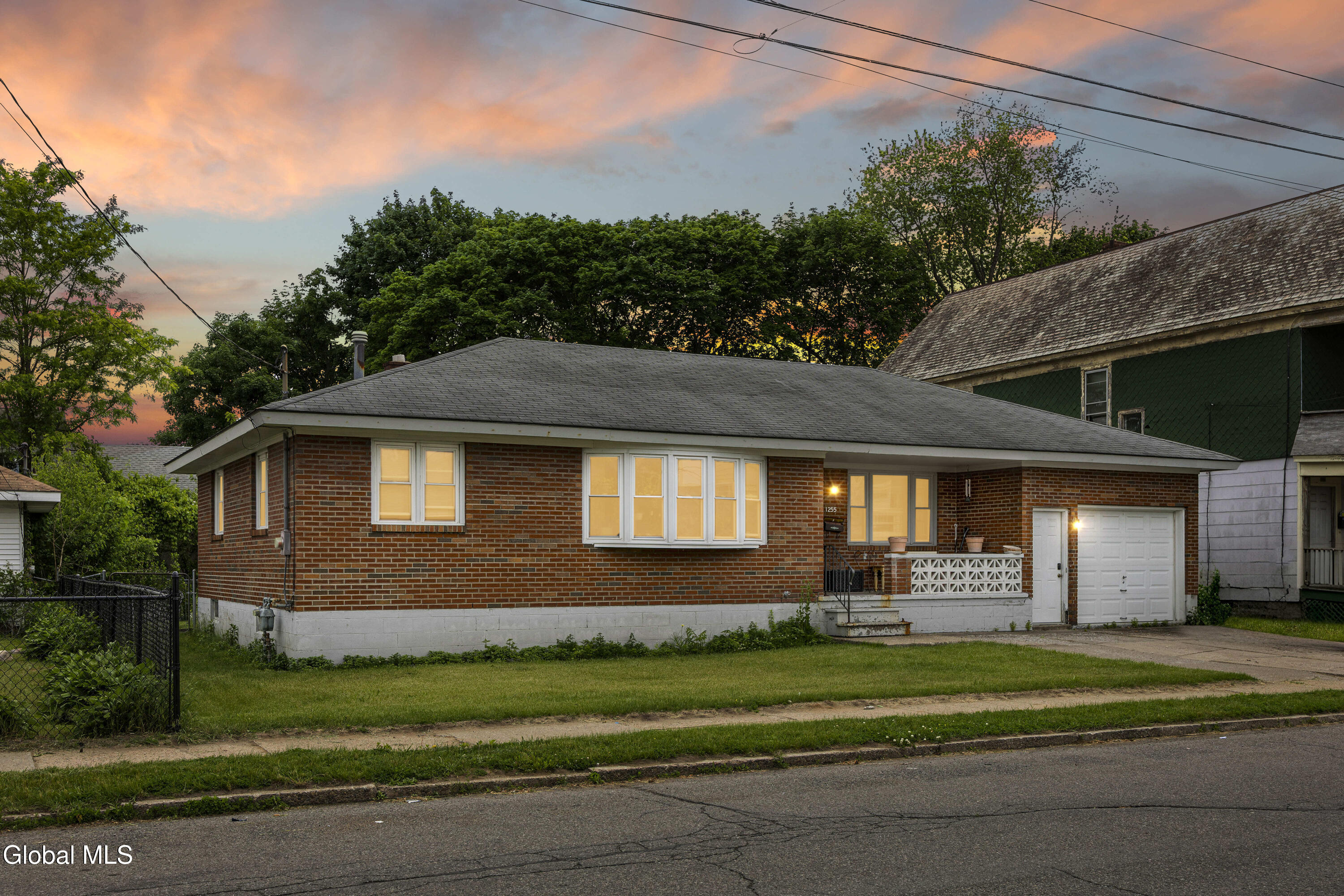 1253 Van Cortland Street Schenectady NY 12303