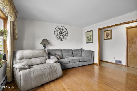 1253 Van Cortland Street Schenectady NY 12303