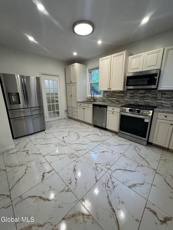 11 Parkis Street Rotterdam Junction NY 12150