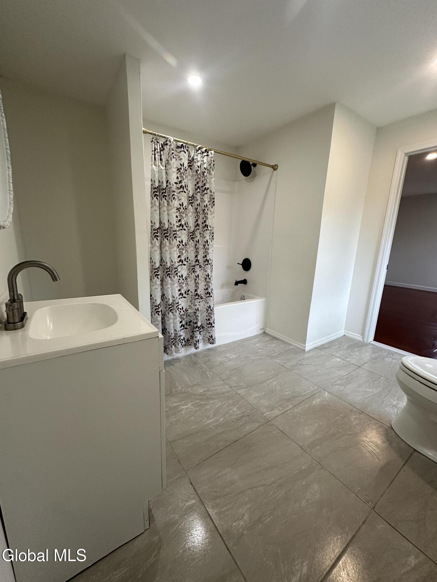 11 Parkis Street Rotterdam Junction NY 12150