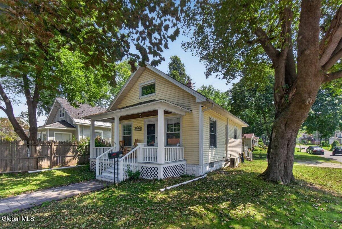 124 Gifford Road Schenectady NY 12304