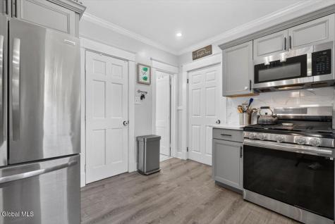 124 Gifford Road Schenectady NY 12304