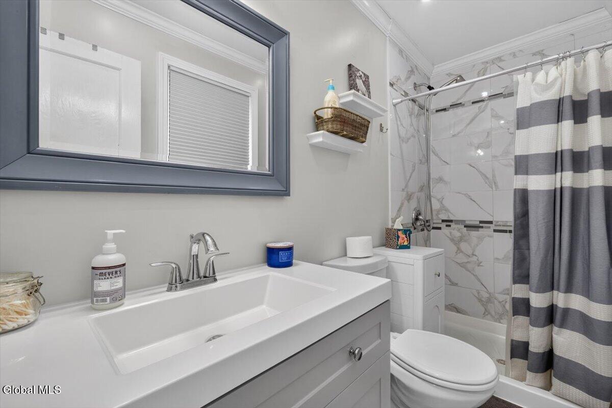 124 Gifford Road Schenectady NY 12304