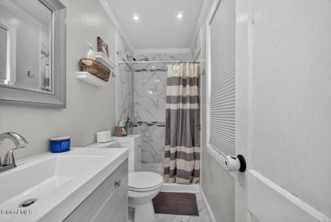 124 Gifford Road Schenectady NY 12304