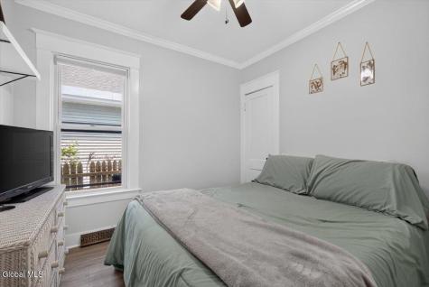 124 Gifford Road Schenectady NY 12304
