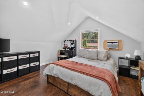 124 Gifford Road Schenectady NY 12304