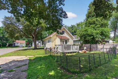 124 Gifford Road Schenectady NY 12304