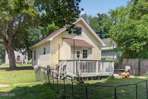 124 Gifford Road Schenectady NY 12304
