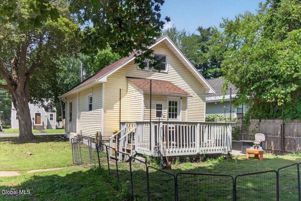 124 Gifford Road Schenectady NY 12304