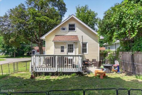 124 Gifford Road Schenectady NY 12304