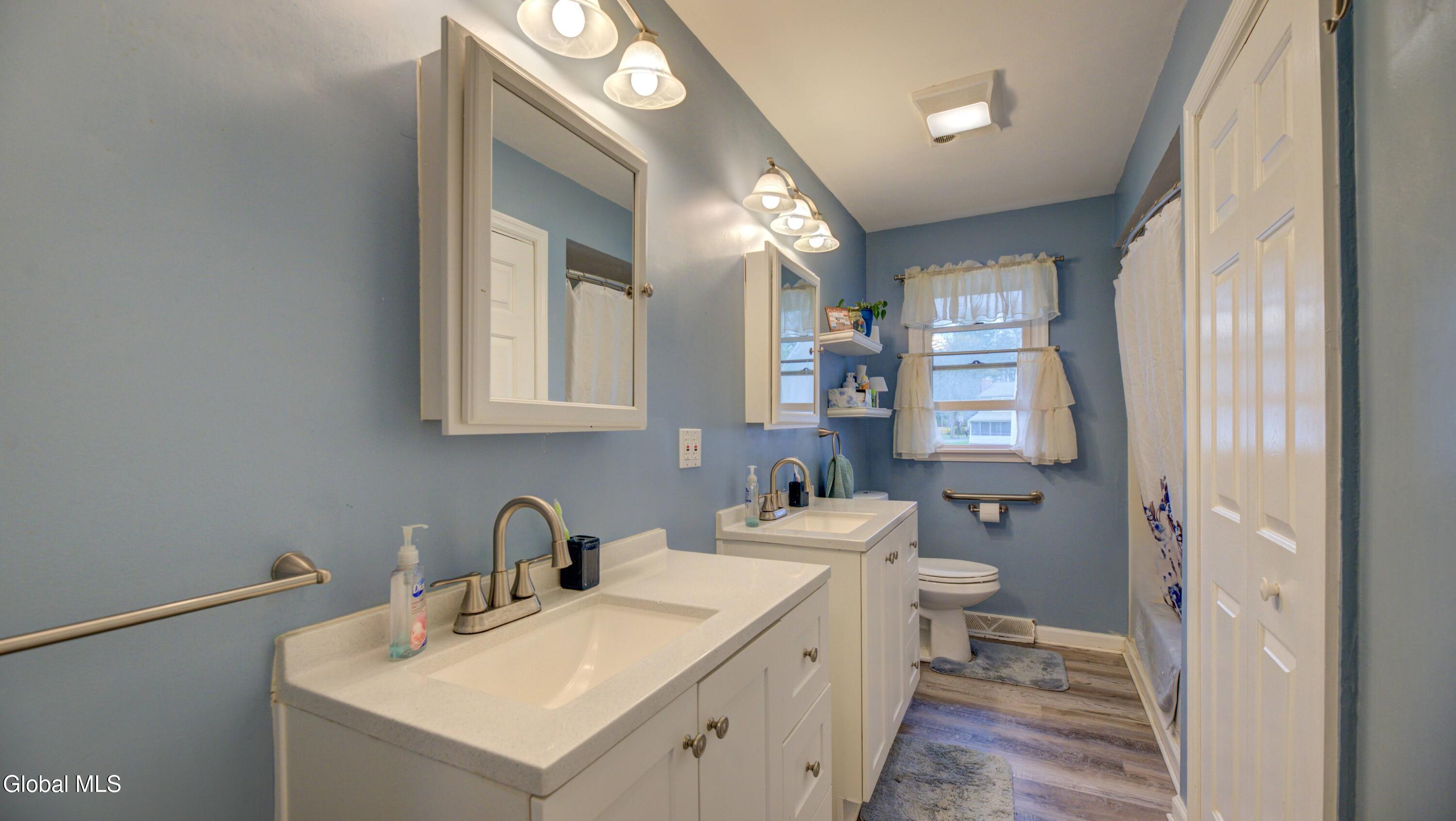 16 Vatrano Lane Loudonville NY 12211