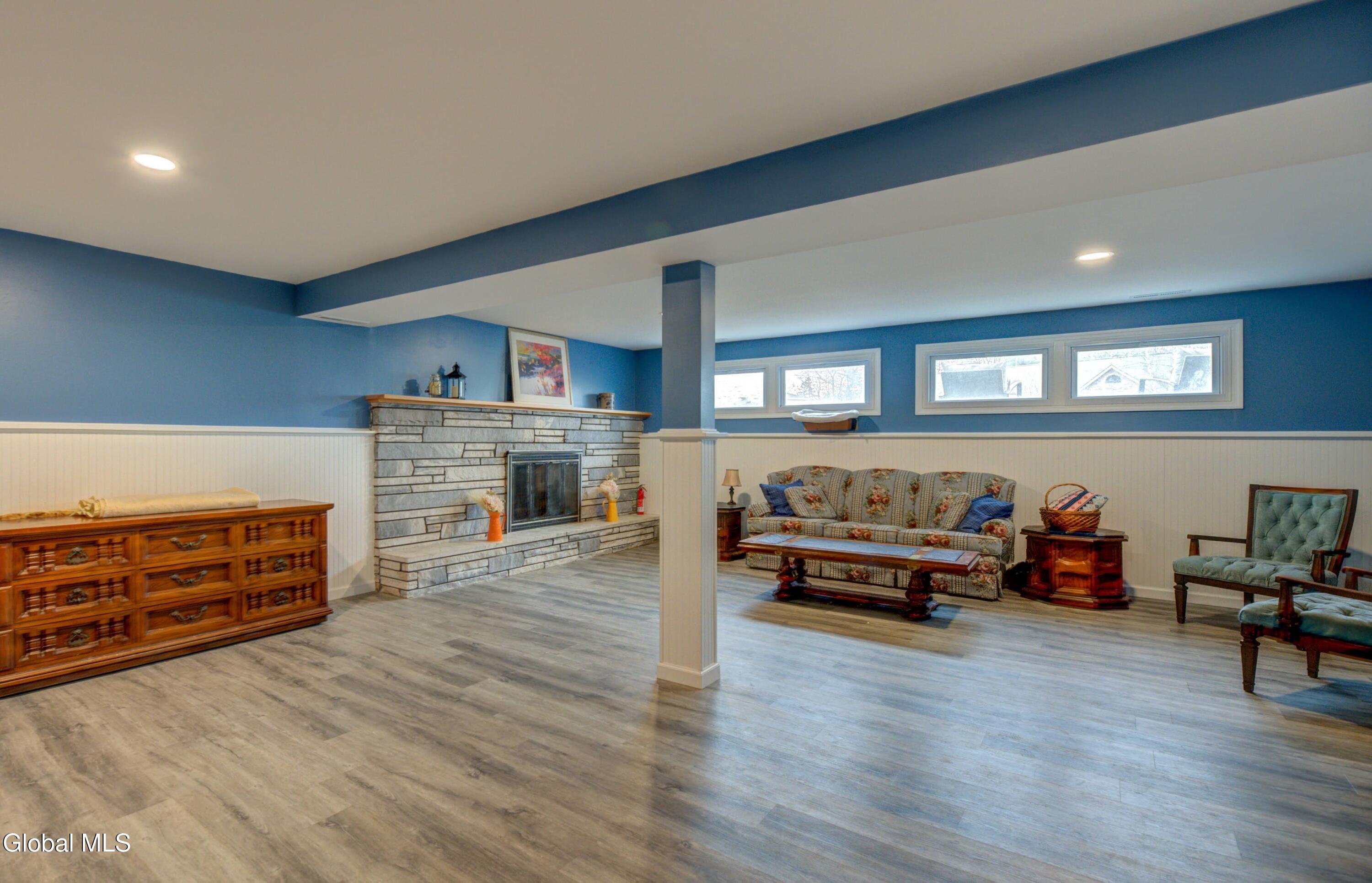 16 Vatrano Lane Loudonville NY 12211