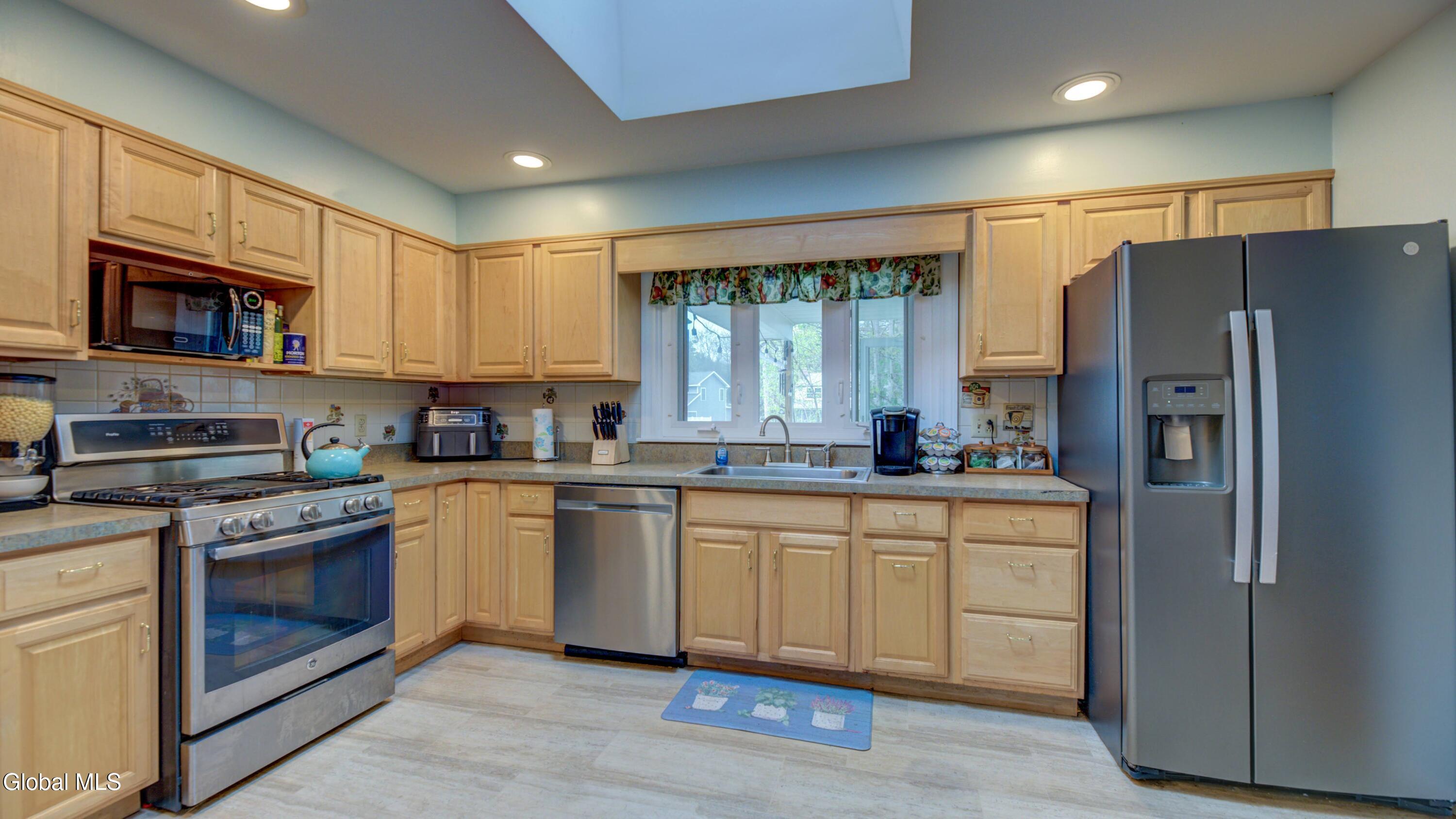 16 Vatrano Lane Loudonville NY 12211