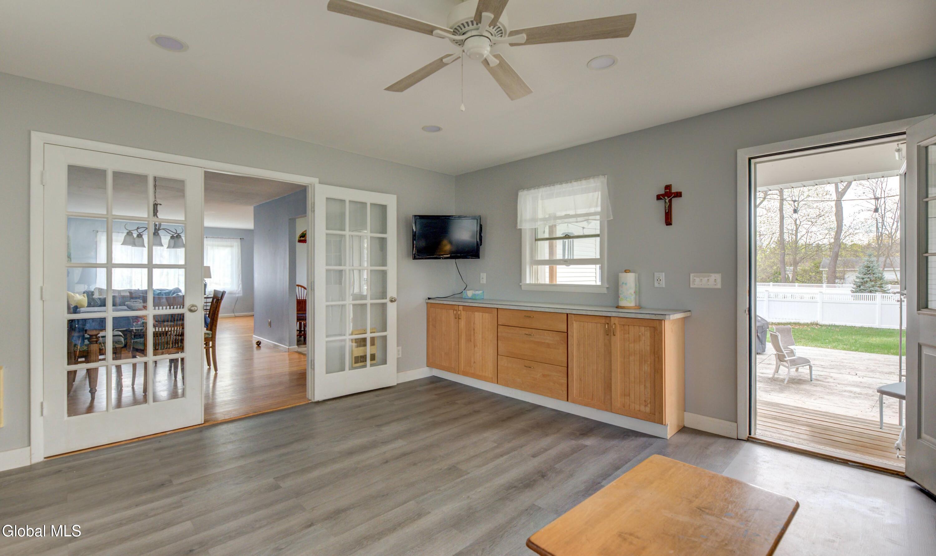 16 Vatrano Lane Loudonville NY 12211
