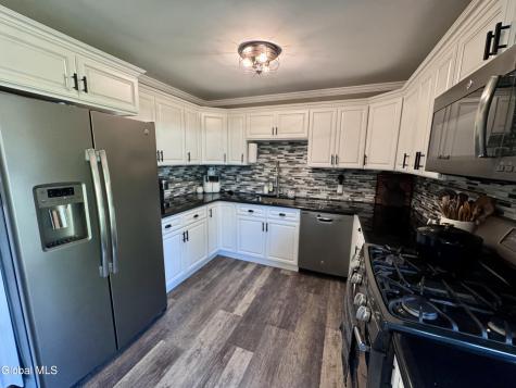 34 Venus Drive Loudonville NY 12211