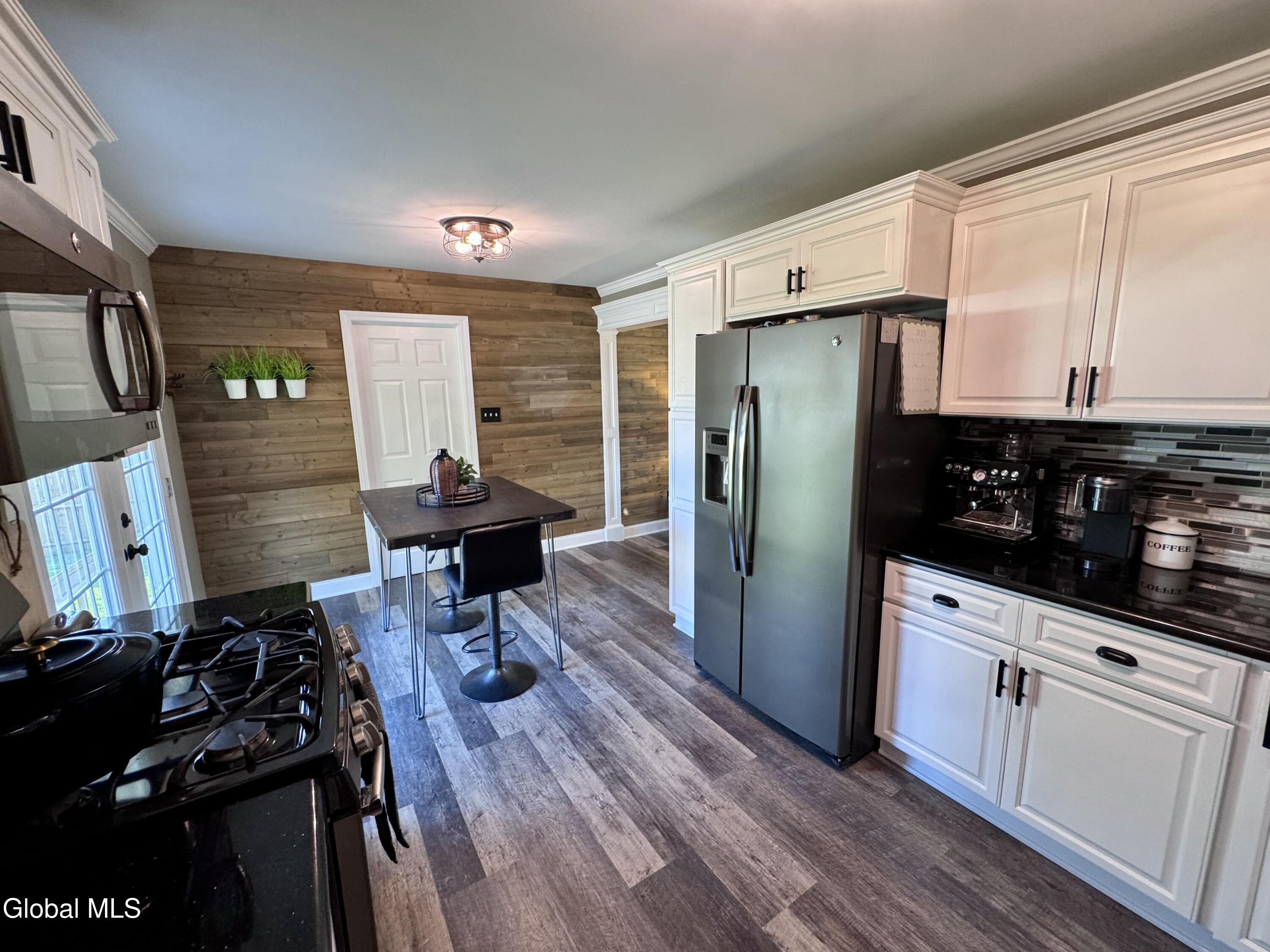 34 Venus Drive Loudonville NY 12211