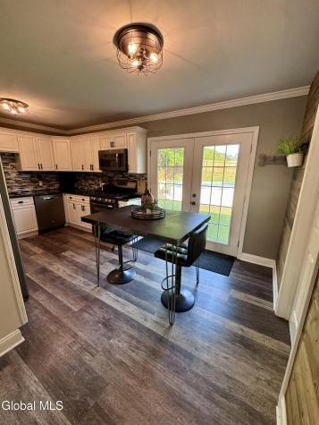 34 Venus Drive Loudonville NY 12211