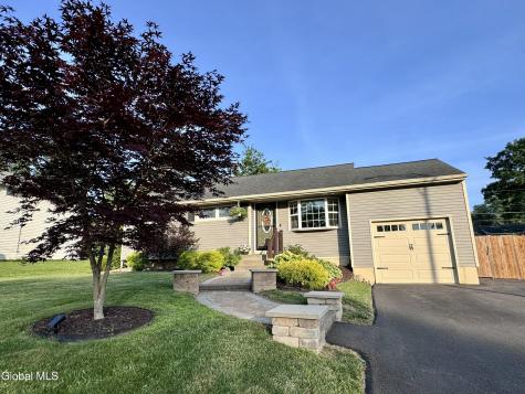 34 Venus Drive Loudonville NY 12211