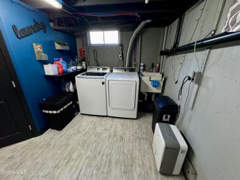 34 Venus Drive Loudonville NY 12211
